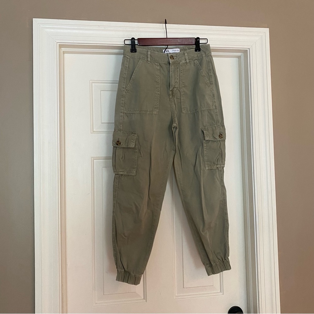 Zara green cargo pants Size 0
